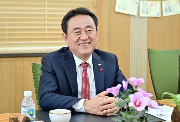 이충우.jpg