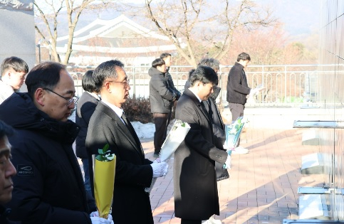 유공자 참배.jpg