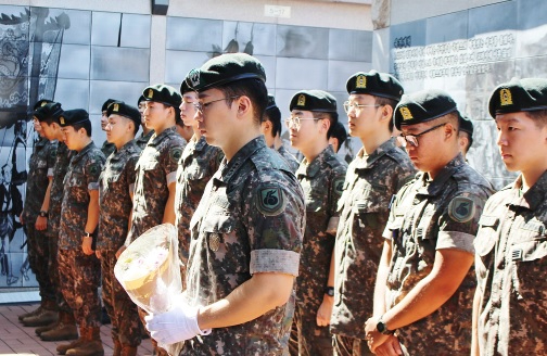 호국원 참배.jpg