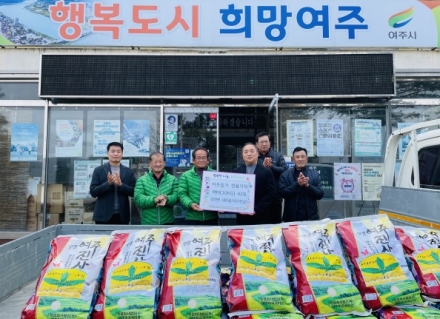 따뜻한 나눔 실천! 강천면 새마을지도자회 백미 420kg 기탁