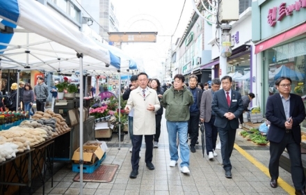 지역경제 상생발전 업무협약 이행 위한 더본코리아 백종원대표 여주 전통시장 방문해 상권 활성화 점검