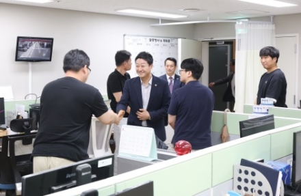 김진경 의장, 임기 마지막 날