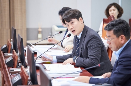 김일중 의원, 도시환경위원회 첫 업무보고서