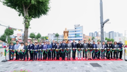 이천시, 60년 만의 역사적 세대교체… 장위공 서희 동상 건립 기념식 거행