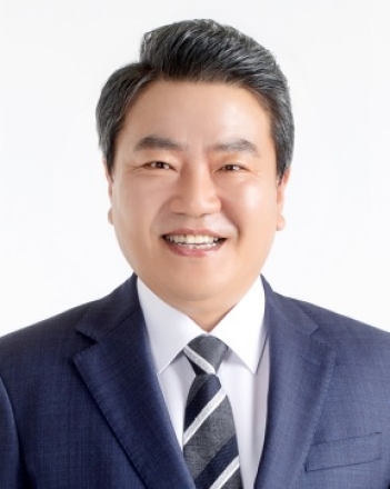 4,500호의 환호 뒤에 가려진 것들