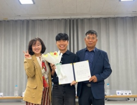 설성면 이장단, 주요 사항 공유 및 직원 감사장 전달