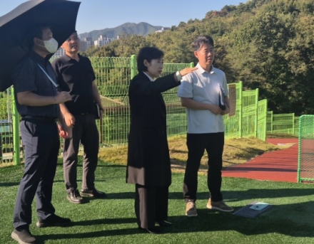 송옥란 이천시의원, 북부체육공원 그라운드골프장 현장 점검