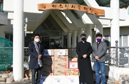 여주시의회, 관내 복지시설에 위문품 전달