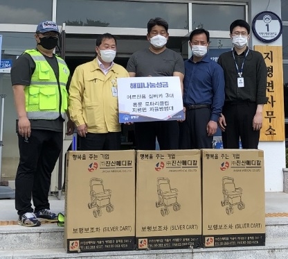양평군 용문로타리클럽과 지평자율방범대, 불편한 어르신을 위한 실버카 기탁
