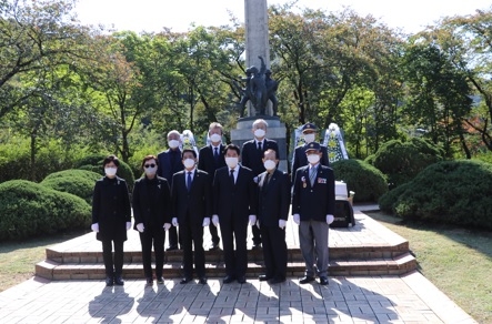용인시 보훈단체, 터키군 참전비에서 참배행사와 정화활동 가져
