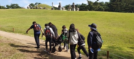 이천 경기새울학교, 여주 영릉에서 척수장애인과 숲길트레킹 동행