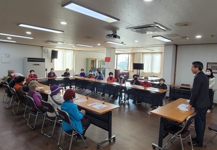양평군 개군면, 노인일자리 지원사업 참여자 격려 및 방한복 전달