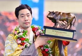 양평군청 이재안, 2021 영양장사씨름대회에서 6년만에 태백장사 등극