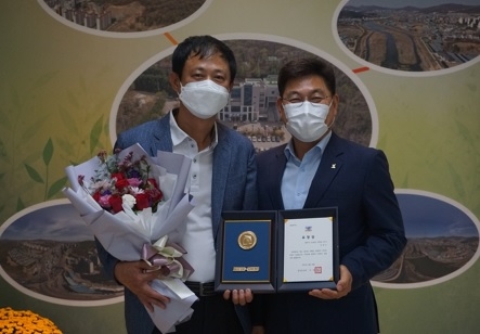 광주시 오포읍 지역사회보장협의체 김경수 민간위원장, 경기도 선행도민 표창 수상