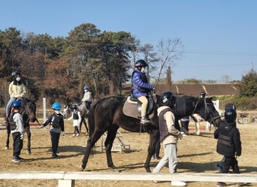 이천시, 학교와 마을을 잇고 특색을 찾도록 도와주다