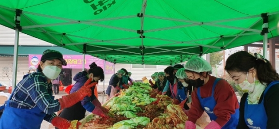 경기도여성단체협의회 이천시지회, 새터민과 함께하는 ‘김장 담그기’ 행사로 나눔 실천