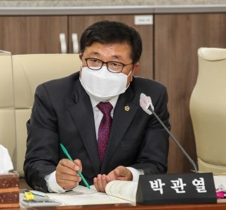 박관열 의원, 노동국 행감에서