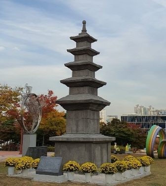 “이천오층석탑 환수염원탑” 세운 이천시민,