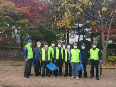 경기도 광주시 상이군경 현충탑 정화활동