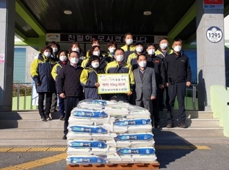 모가남녀의용소방대 ‘작은 나눔 큰 결실’행사, 성품 백미 600kg 기탁