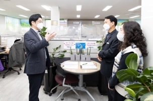 설 연휴 첫날 비상근무 현장 찾은 오병권 권한대행,