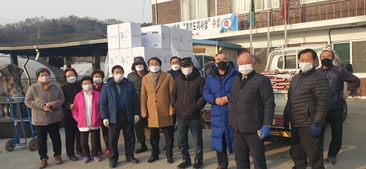 “함께나눔” 장호원농협 전 조합원에 환원사업 물품지급 호평!!