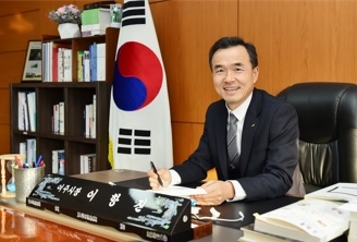 이항진 여주시장, 「GTX시장 이항진」 출판기념회 개최