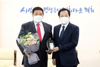 김규창 도의원, 대한민국시도의회의장협의회 제12회 우수의정대상 수상