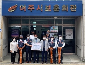 강천면지역사회보장협의체, 명아주 지팡이 100개 전달