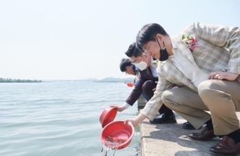 여주시, ㈜세방 관내 남한강에 동자개 164,000마리 방류