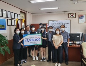 농협 이천시지부 이천시 관내 학교를 대상으로   장학기금 전달