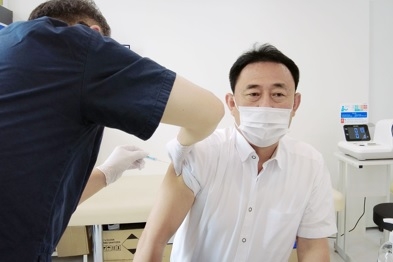 여주시 이충우 시장, 4차 접종 독려를 위해 백신접종 실시