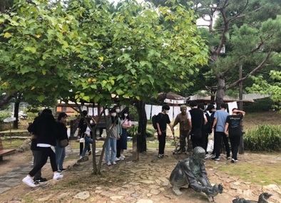여주 강천중, 책과 활자, 작가와 만나다