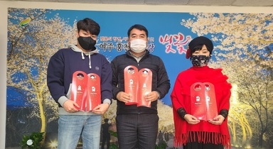 동화작가 김수영, 여주 흥천면에 동계 대비 “양말” 기탁