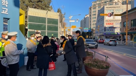 양평군·양평경찰서, 양평초 앞 스쿨존 교통안전캠페인 실시