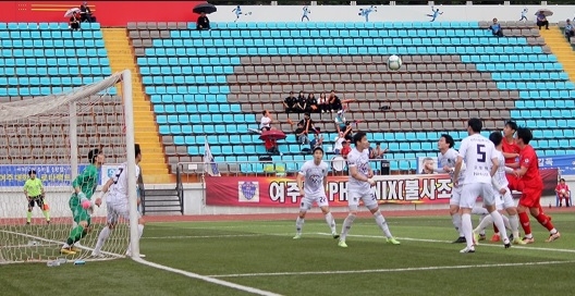 여주FC, 진주시민축구단 상대로 2대1 승리 거둬