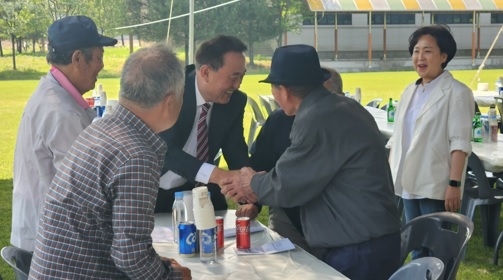 “효심 가득한 마을 분위기 되살아 난 것 같아 좋아”