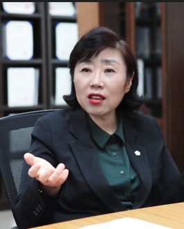송옥란 이천시의회 의원(국민의힘)산업건설위원장