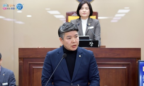 양평군의회 최영보 의원, ‘대형화물차 불법 밤샘주차 근절대책 마련’을 촉구하다