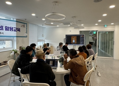 2024년 도예인을 위한 여주도자나날센터 촬영 및 포토샵 활용 교육 진행