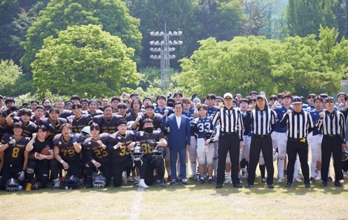 김동연, “개척·희생정신 팀워크 뛰어난 미식축구, 성장·확대지원”