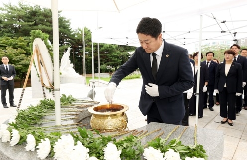 김진경 의장, 취임 일성으로 ‘강력한 협치모델 정립’ 의지 밝혀