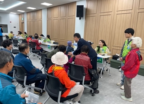 사랑의 대월농협 농촌 왕진버스 의료써비스 대성황
