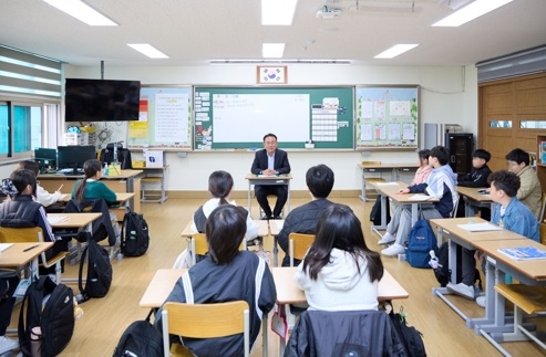 여주시장, 초등학교 아이들과 소통의 시간 가져