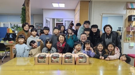 여주시, 지역아동센터 케이크 선물 전달
