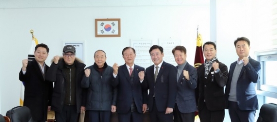 이천시의회, 2025년 새해 맞아 대한노인회 이천시지회 방문