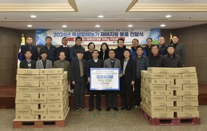“이천농협, ‘자매결연’ 철원농협과 함께 폭설 피해농가 지원물품 전달”