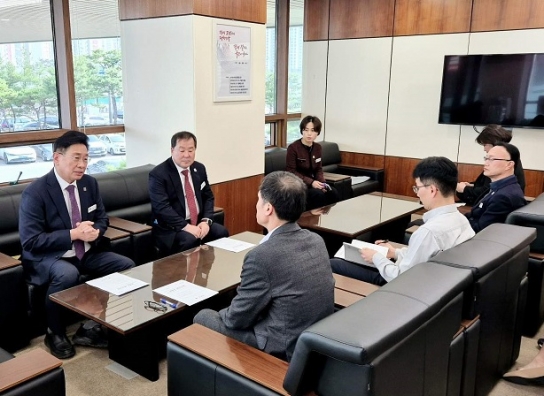‘특대고시’개정... 강산 두 번만에 족쇄 풀었다...