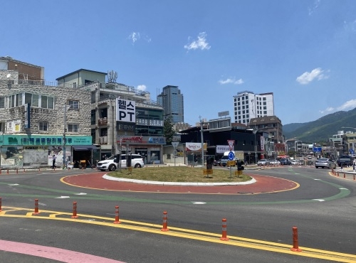 전진선 양평군수, 양평대교 회전교차로 개선 공사 완료… 교통서비스 수준 향상